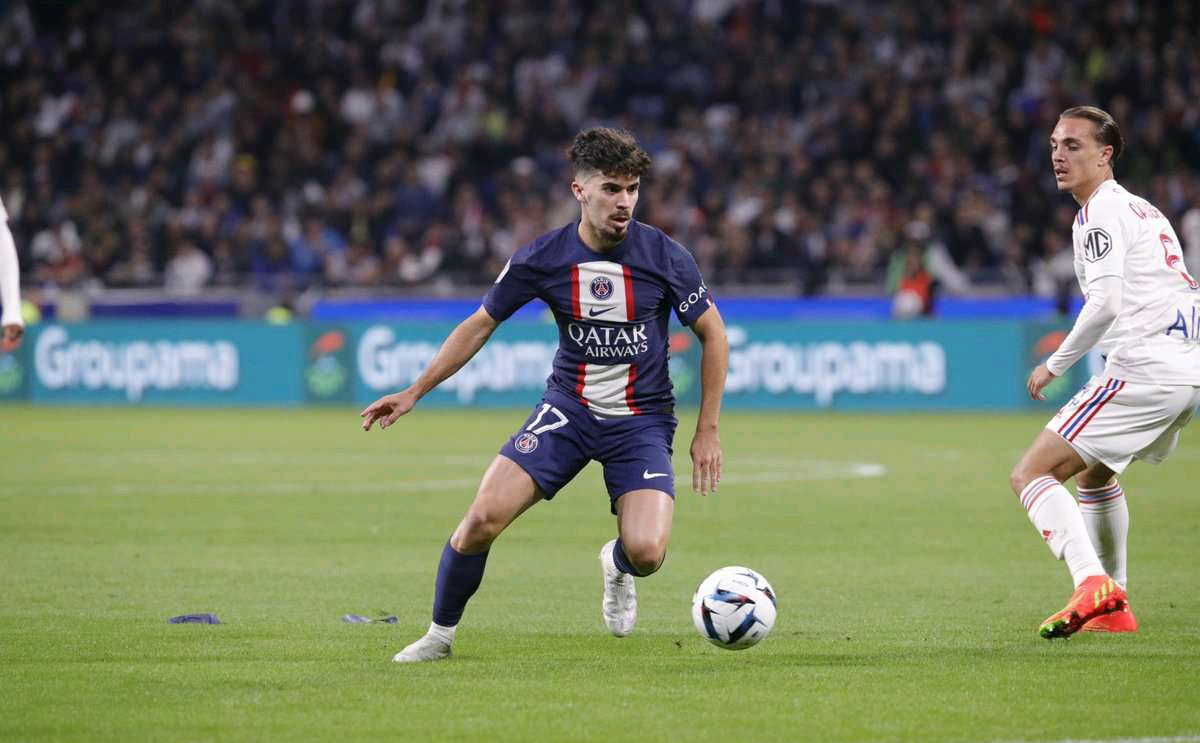 某球员与老 某球员与老